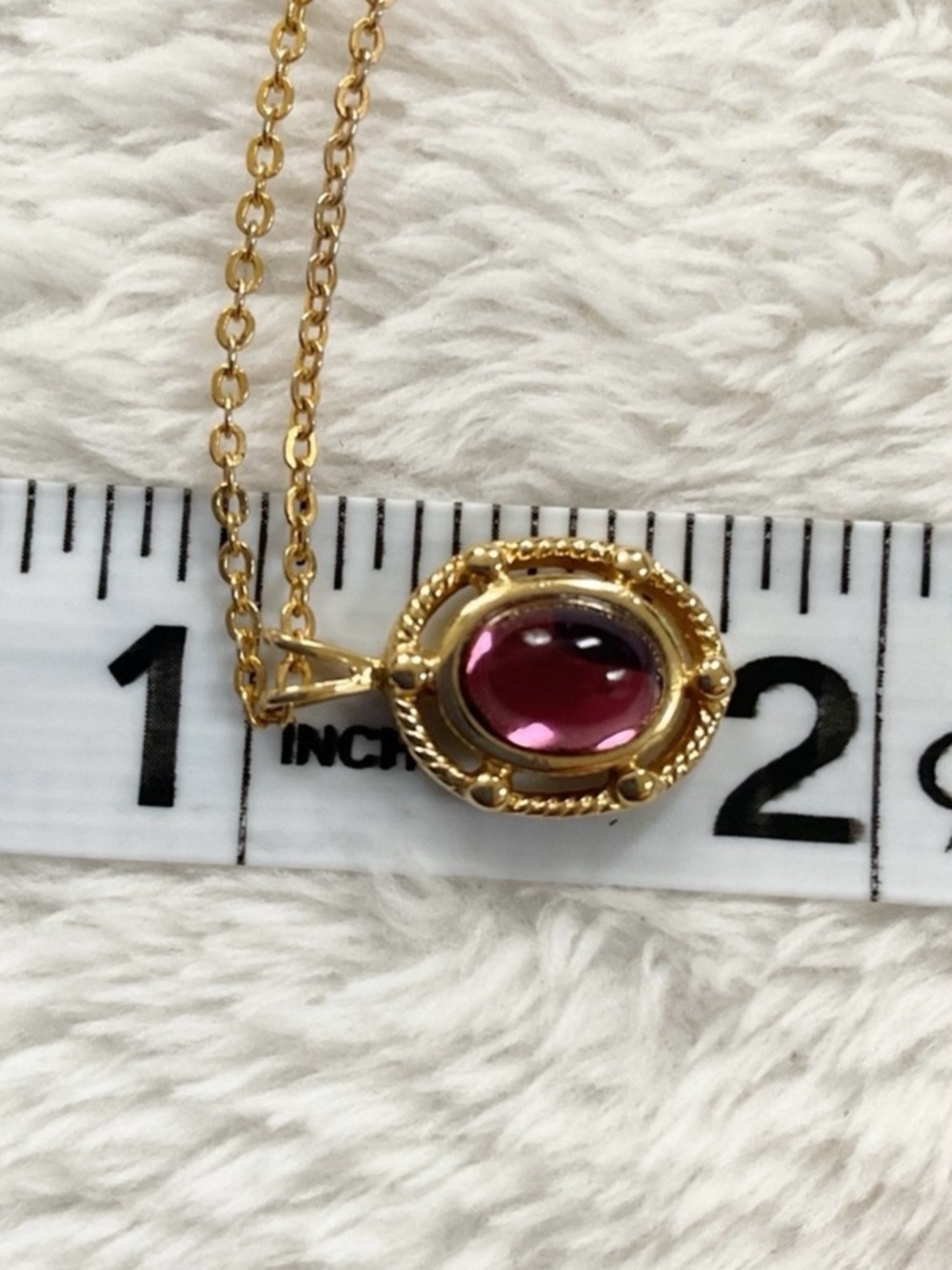 Vintage Trifari Cranberry Red Glass Cabochon Pendant Necklace Gold Tone - Picture 11 of 11